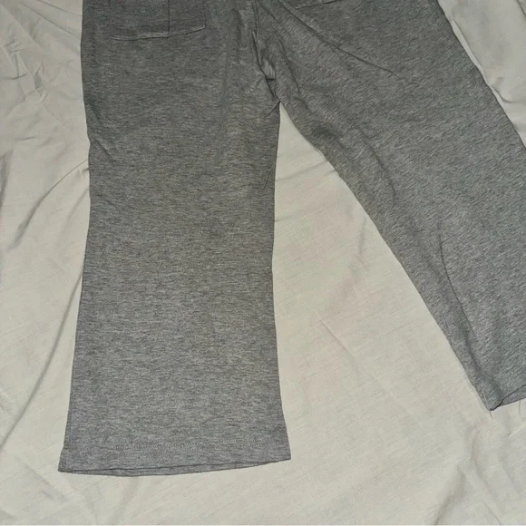 Vintage Y2K SweatPant Capri Pants with cute pockets! - Picture 12 of 16